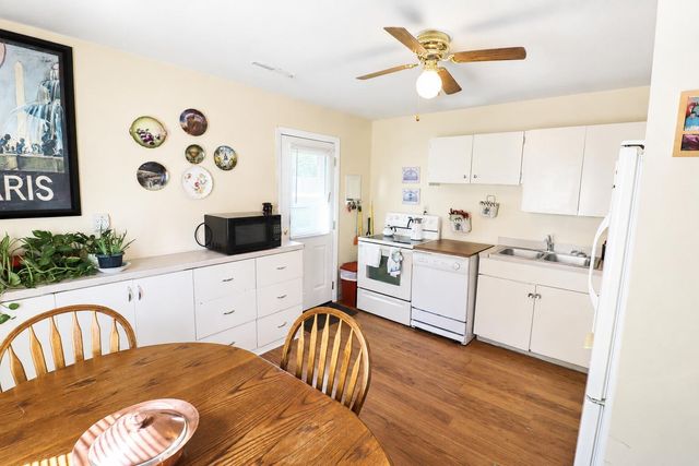 1009 HIATT Street, Carter Lake, IA 51510