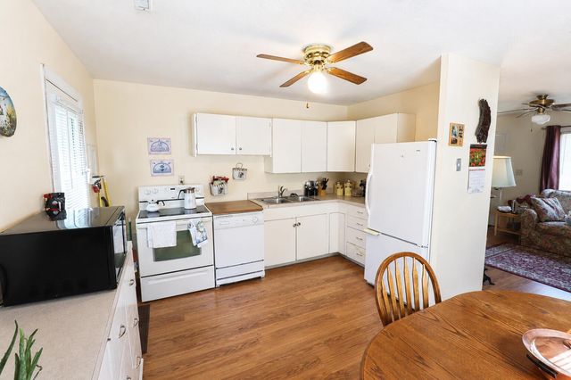 1009 HIATT Street, Carter Lake, IA 51510