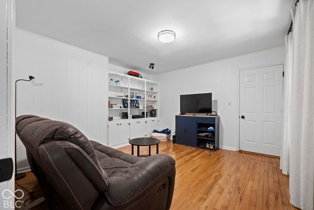 9110 Waymen Drive, Indianapolis, IN 46268