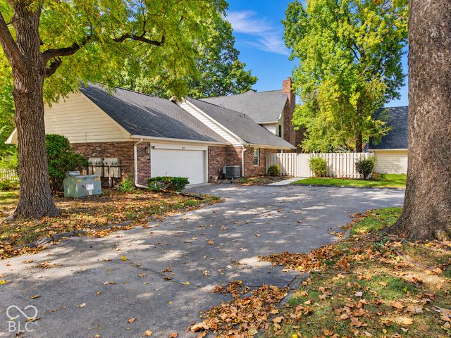 9110 Waymen Drive, Indianapolis, IN 46268