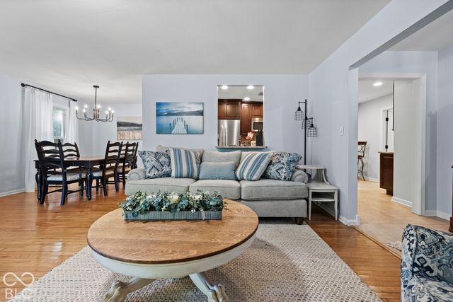 9110 Waymen Drive, Indianapolis, IN 46268