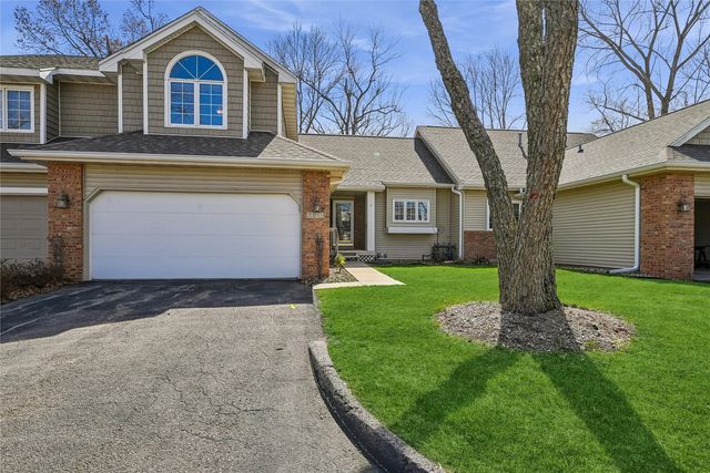 3315 Riverpointe Circle NE, Cedar Rapids, IA 52411
