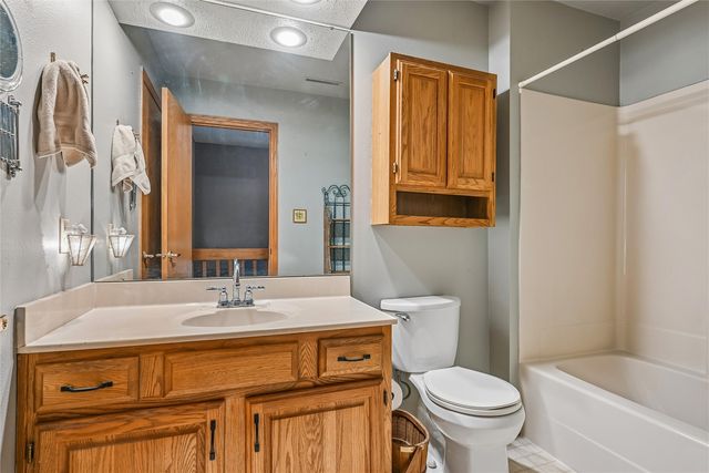 3315 Riverpointe Circle NE, Cedar Rapids, IA 52411