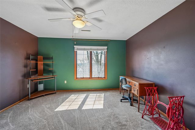 3315 Riverpointe Circle NE, Cedar Rapids, IA 52411