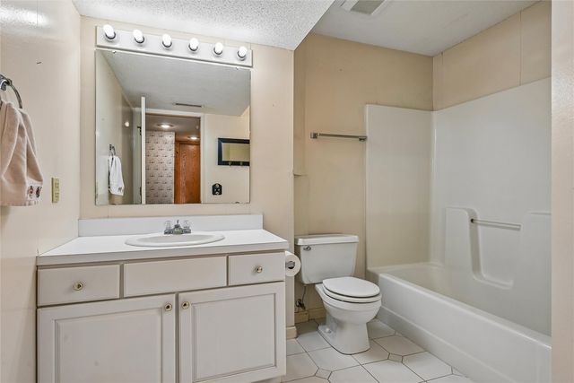 3315 Riverpointe Circle NE, Cedar Rapids, IA 52411