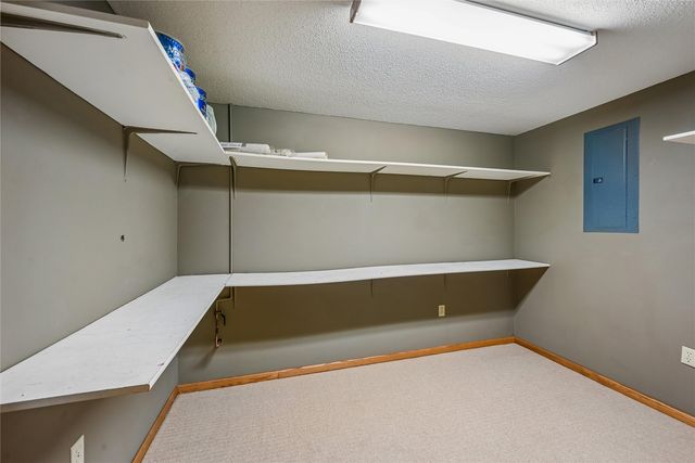 3315 Riverpointe Circle NE, Cedar Rapids, IA 52411