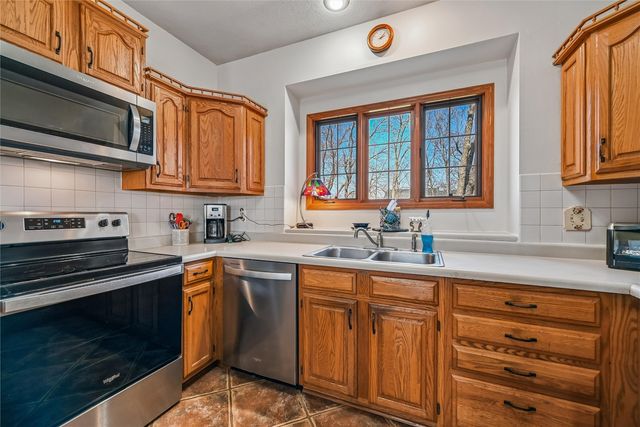 3315 Riverpointe Circle NE, Cedar Rapids, IA 52411
