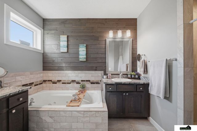 7272 Fuji Lane, Lincoln, NE 68516