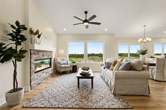 4904 Bethpage Drive, Comstock Park, MI 49321