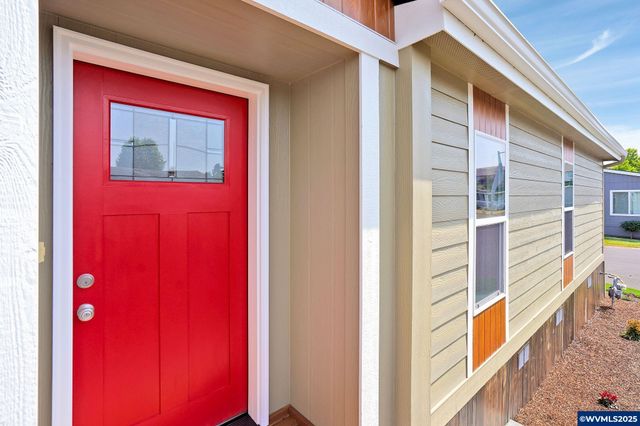 5158 Silver Lp NE, Salem, OR 97305
