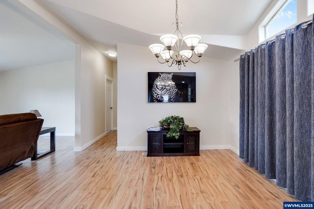 5158 Silver Lp NE, Salem, OR 97305