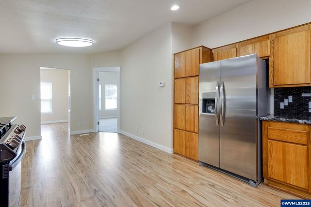 5158 Silver Lp NE, Salem, OR 97305
