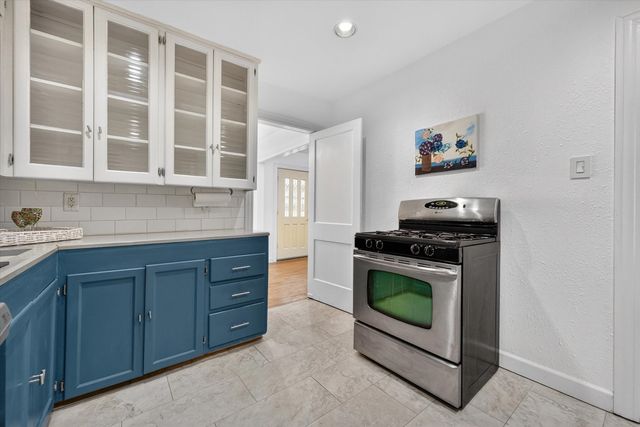 4029 Lovell Avenue, Fort Worth, TX 76107