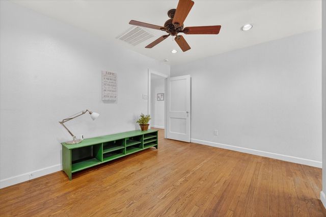 4029 Lovell Avenue, Fort Worth, TX 76107