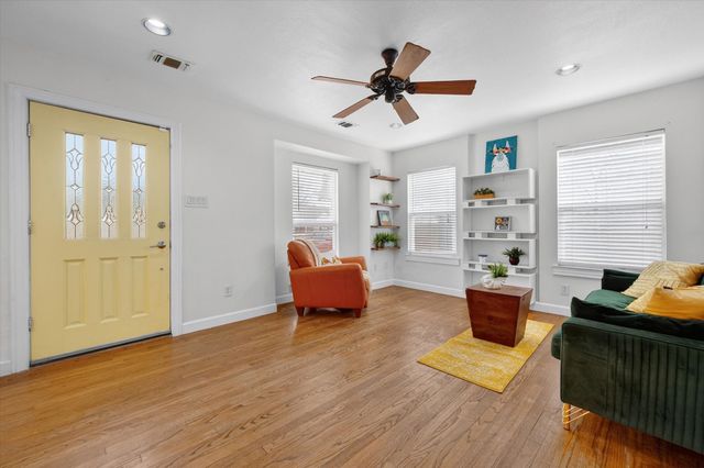 4029 Lovell Avenue, Fort Worth, TX 76107