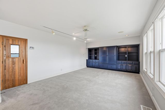 80 Whittington Dr, Newcastle, CA 95658