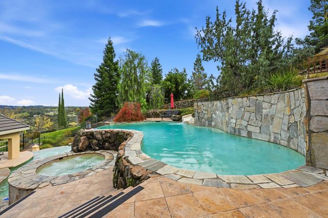 80 Whittington Dr, Newcastle, CA 95658