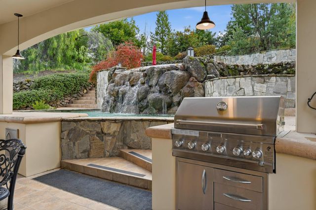 80 Whittington Dr, Newcastle, CA 95658