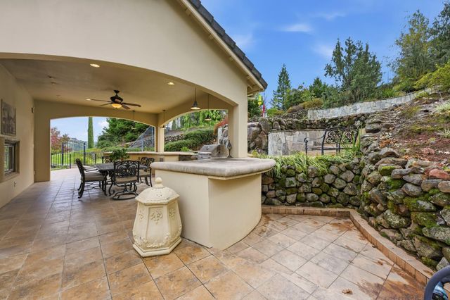 80 Whittington Dr, Newcastle, CA 95658