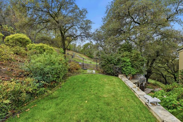 80 Whittington Dr, Newcastle, CA 95658