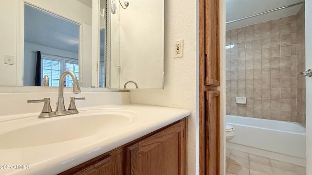 16402 N 31ST Street 236, Phoenix, AZ 85032