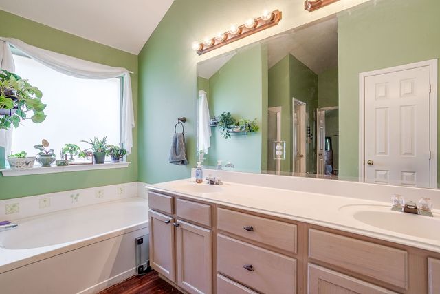 1013 Hidden Lake Drive, Burleson, TX 76028