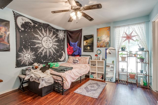 1013 Hidden Lake Drive, Burleson, TX 76028