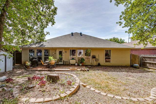 1013 Hidden Lake Drive, Burleson, TX 76028