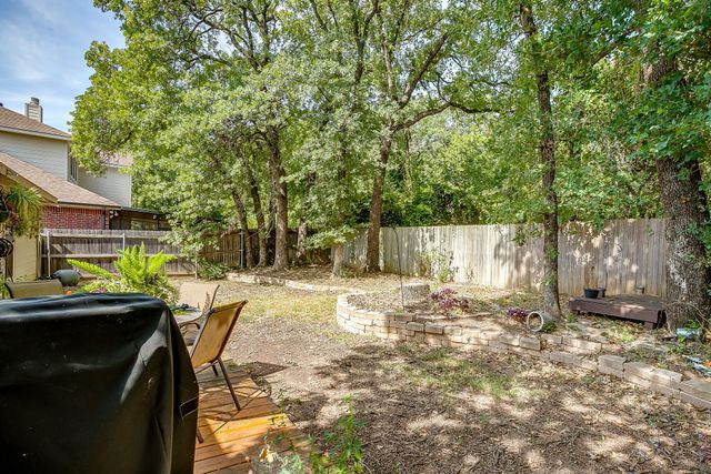 1013 Hidden Lake Drive, Burleson, TX 76028