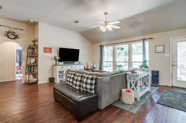1013 Hidden Lake Drive, Burleson, TX 76028