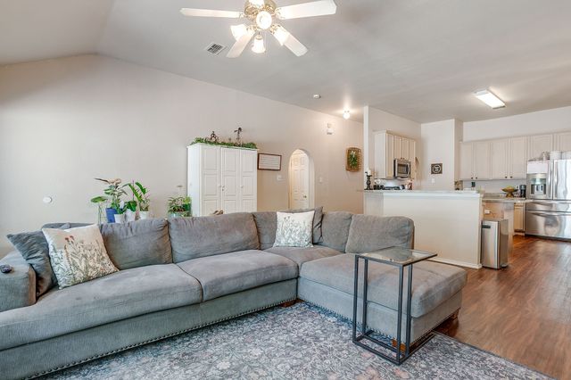 1013 Hidden Lake Drive, Burleson, TX 76028
