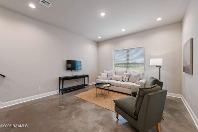 211 Firethorn Drive, Youngsville, LA 70592