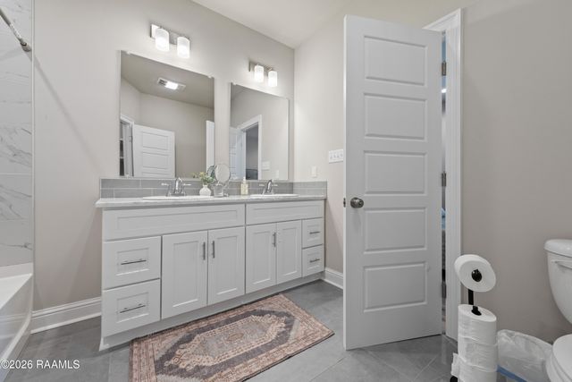 211 Firethorn Drive, Youngsville, LA 70592