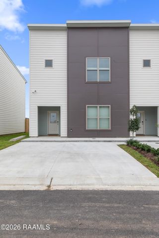 211 Firethorn Drive, Youngsville, LA 70592