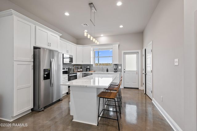 211 Firethorn Drive, Youngsville, LA 70592