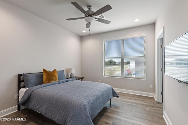 211 Firethorn Drive, Youngsville, LA 70592