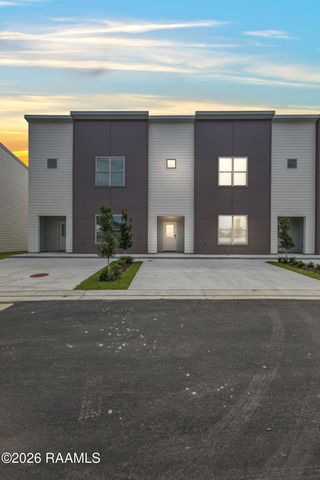 211 Firethorn Drive, Youngsville, LA 70592