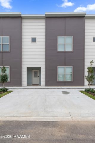 211 Firethorn Drive, Youngsville, LA 70592