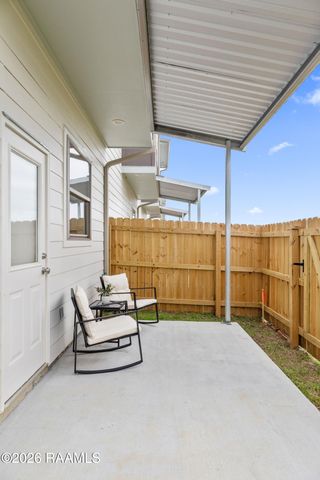 211 Firethorn Drive, Youngsville, LA 70592