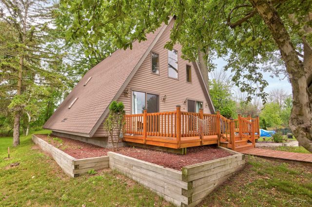 5196 Beachwood Drive, Standish, MI 48658