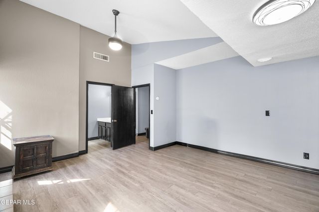 4614 N Stanton Street F38, El Paso, TX 79902