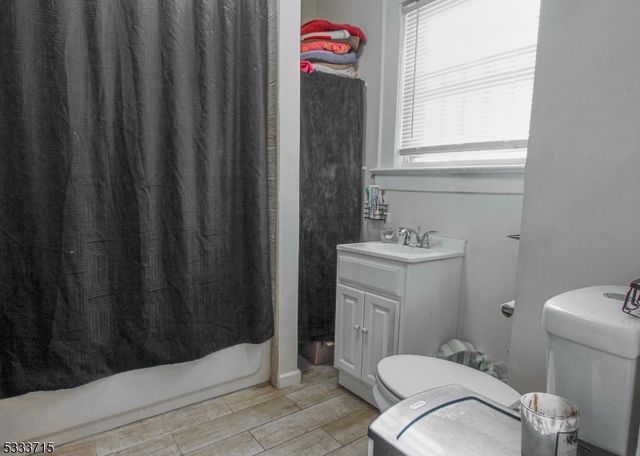 222 Weequahic Ave, Newark City, NJ 07112
