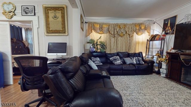 222 Weequahic Ave, Newark City, NJ 07112