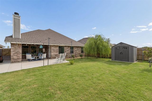 9040 NW 119th Street, Yukon, OK 73099