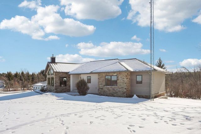 W9160 Deer ROAD, Cascade, WI 53011
