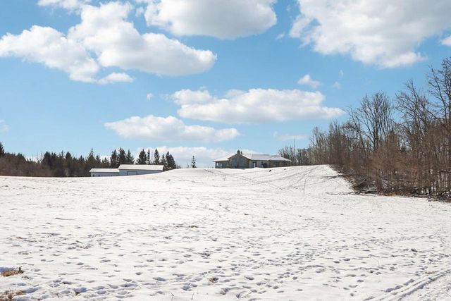W9160 Deer ROAD, Cascade, WI 53011