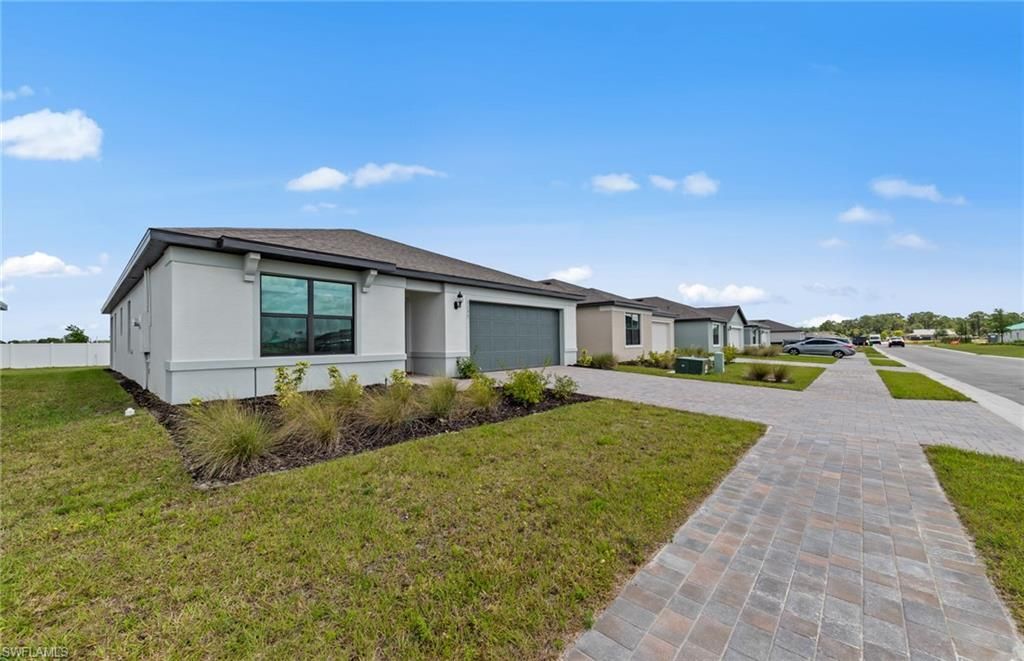 1005 Caloosa Breeze DR, LABELLE, FL 33935 — exterior