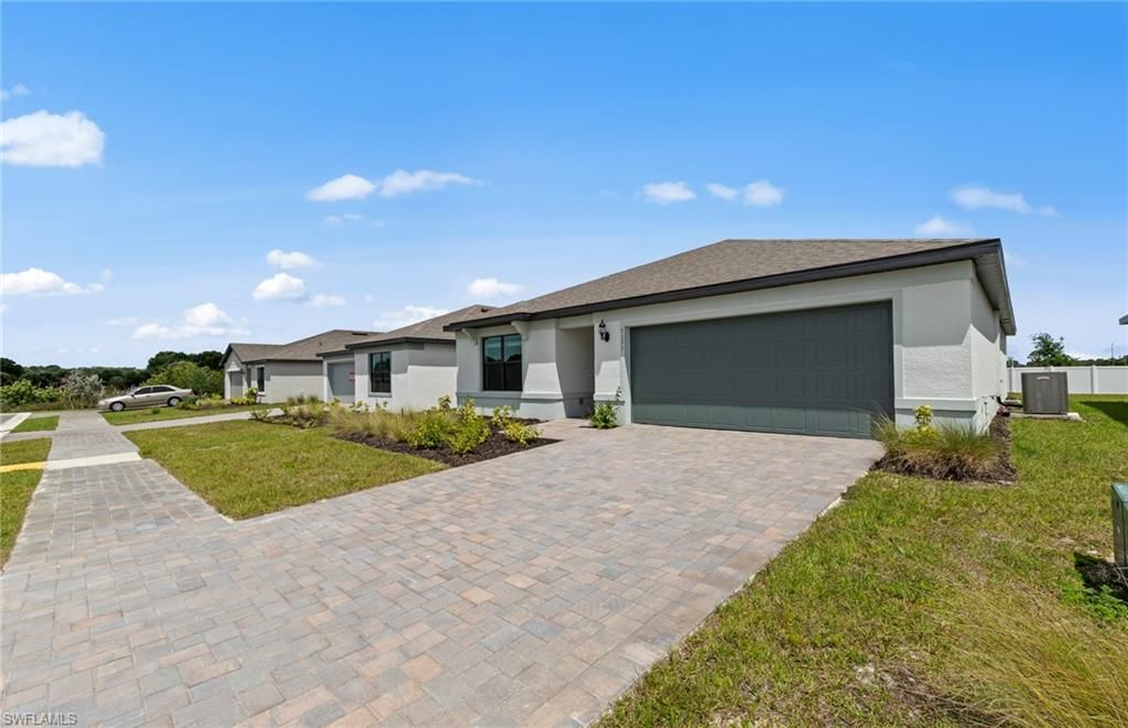 1005 Caloosa Breeze DR, LABELLE, FL 33935 — photo 3