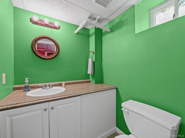 1 Finnegan Lane, Montebello, NY 10901