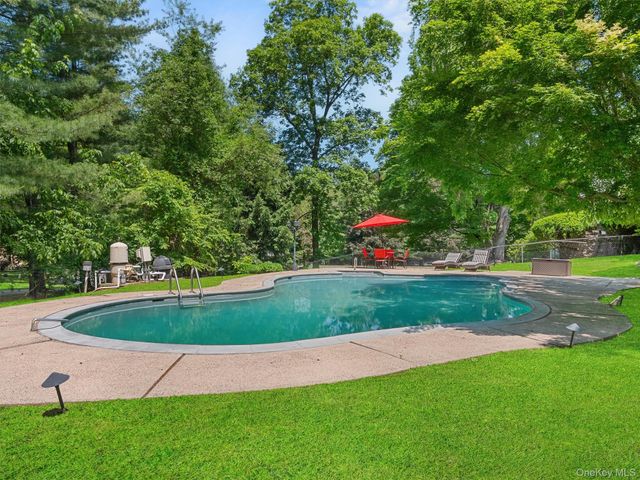 1 Finnegan Lane, Montebello, NY 10901
